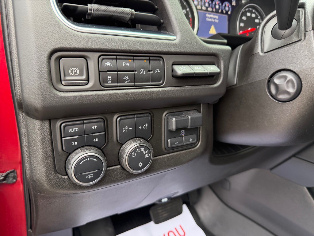 2021 Chevrolet Suburban Image 16