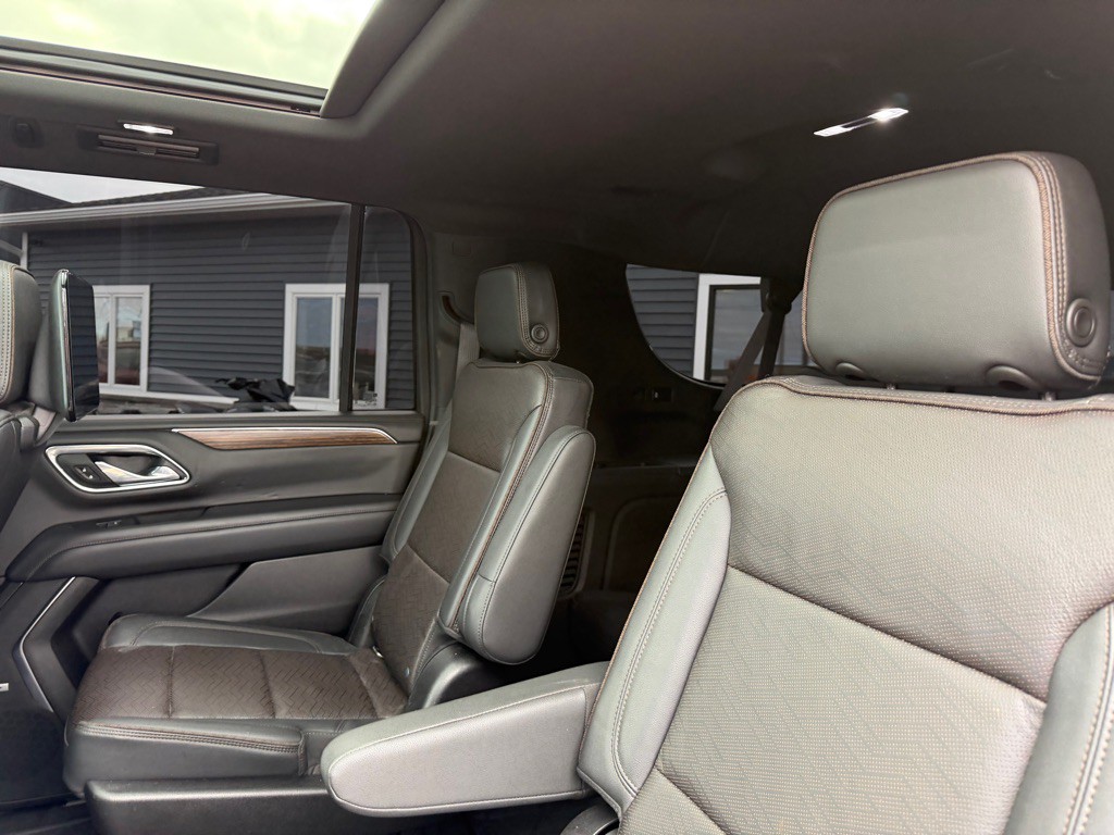 2021 Chevrolet Suburban Image 35