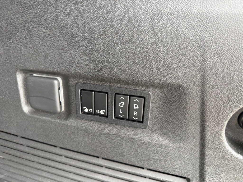 2021 Chevrolet Suburban Image 43