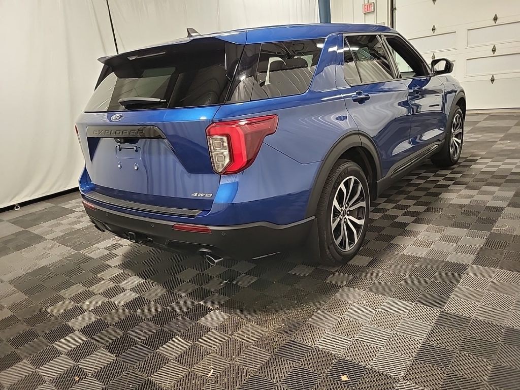 2022 Ford Explorer Image 3
