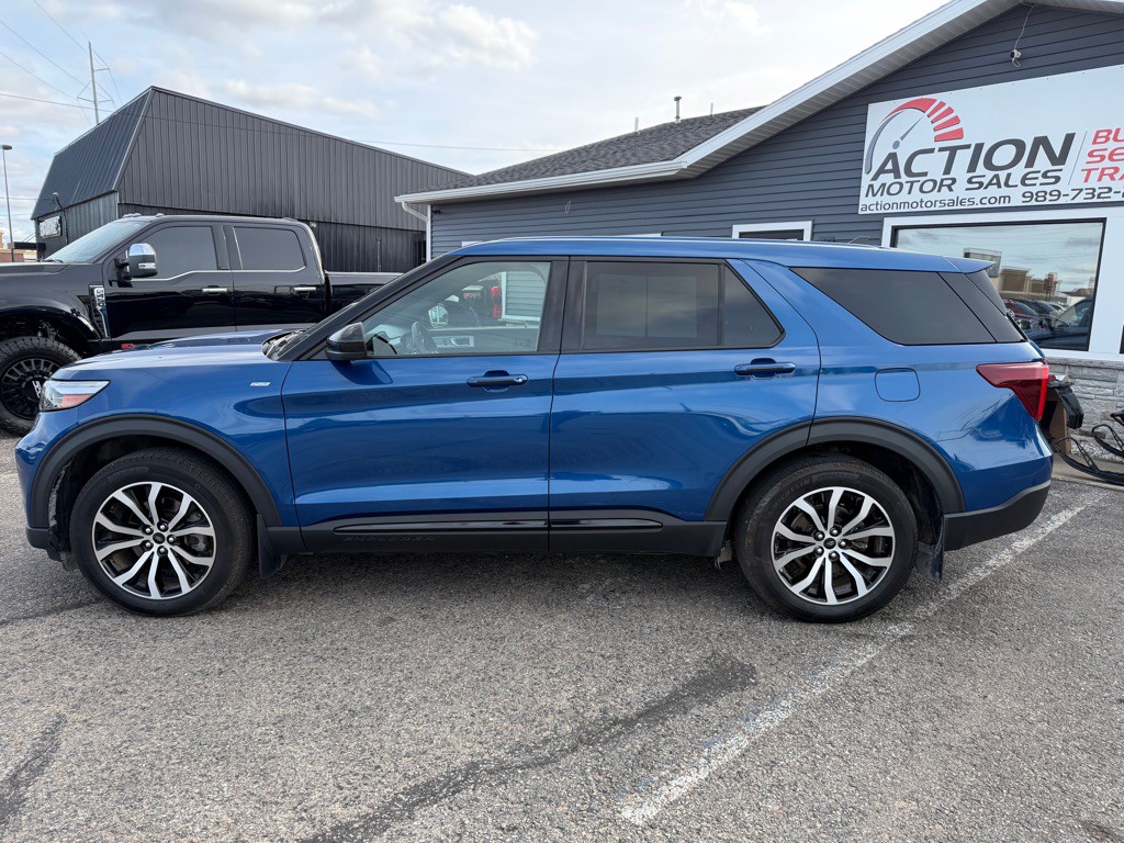 2022 Ford Explorer Image 2