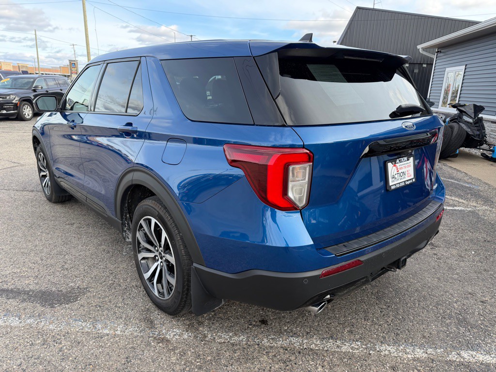 2022 Ford Explorer Image 3