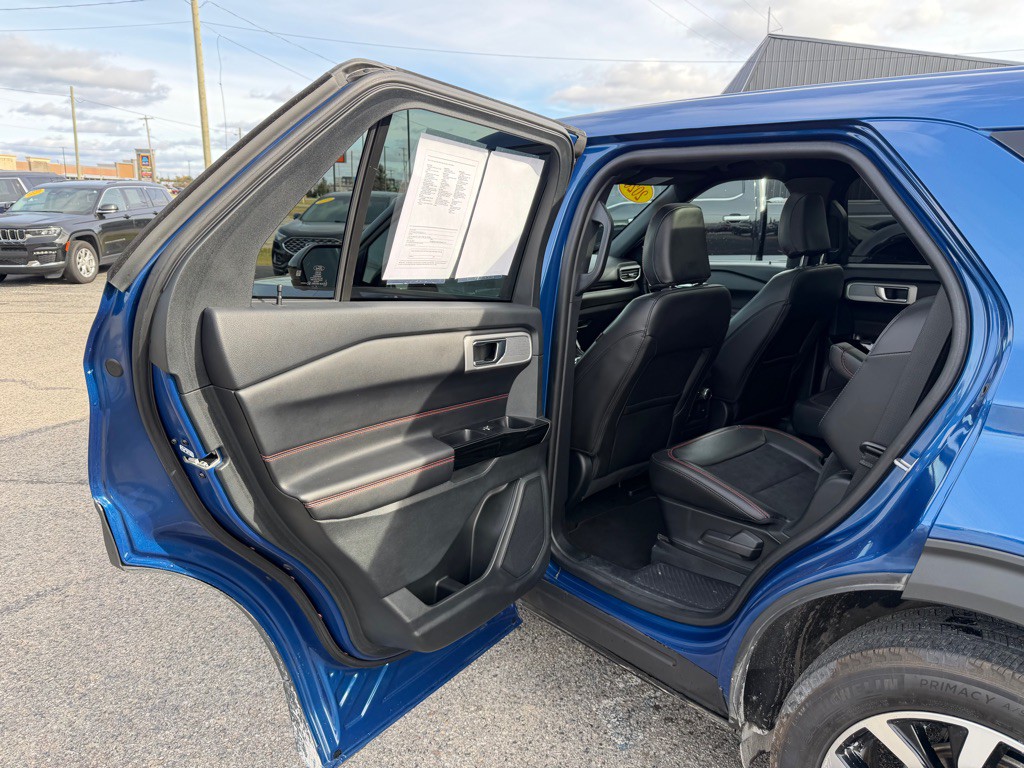 2022 Ford Explorer Image 36