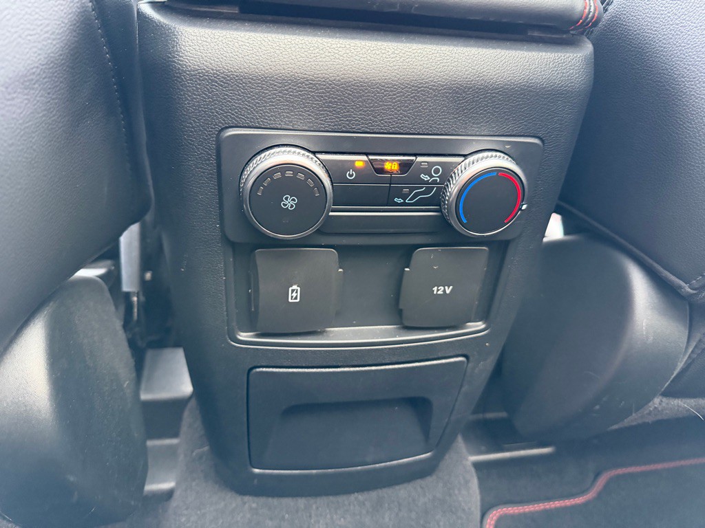 2022 Ford Explorer Image 38