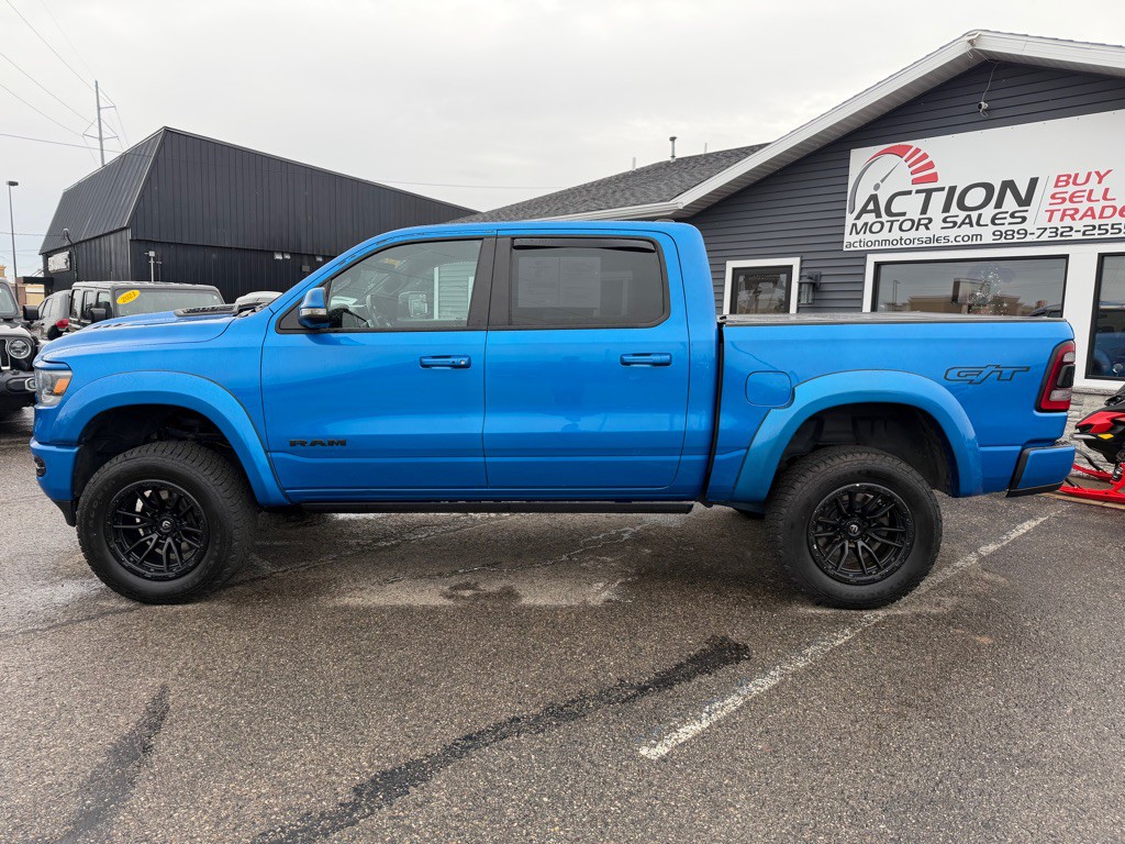 2022 RAM 1500 Image 2