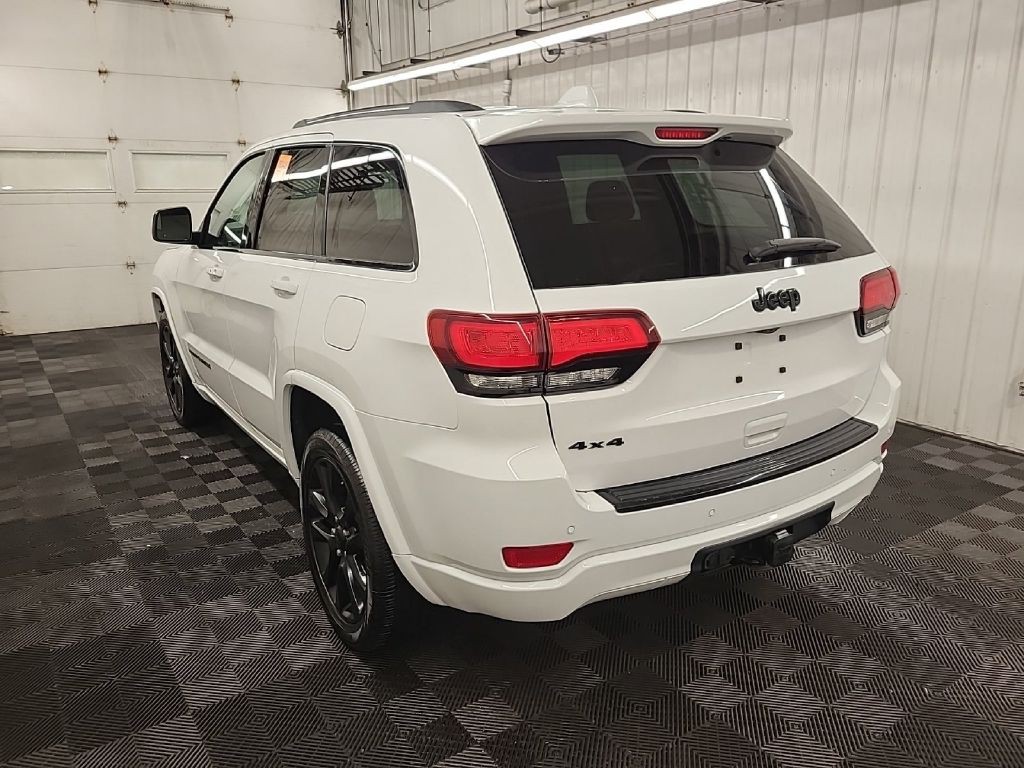 2018 Jeep Grand Cherokee Image 2