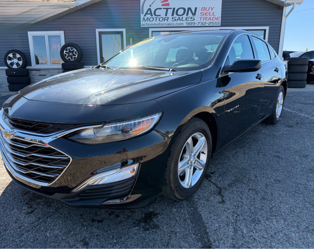 2022 Chevrolet Malibu Image 1
