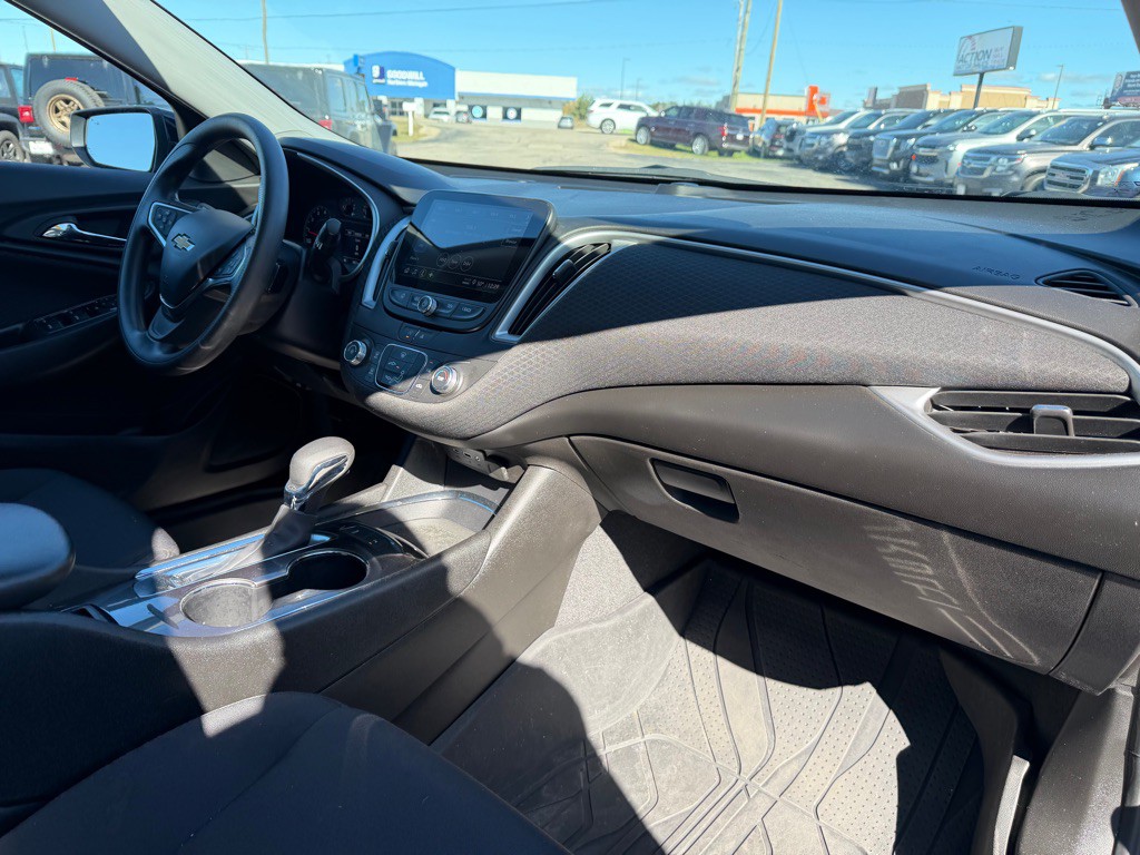 2022 Chevrolet Malibu Image 35
