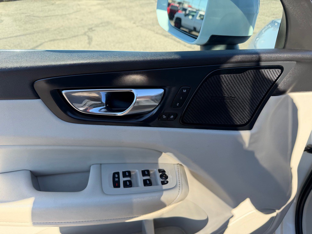 2021 Volvo XC60 Image 10
