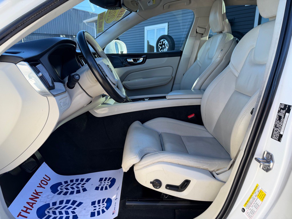 2021 Volvo XC60 Image 11