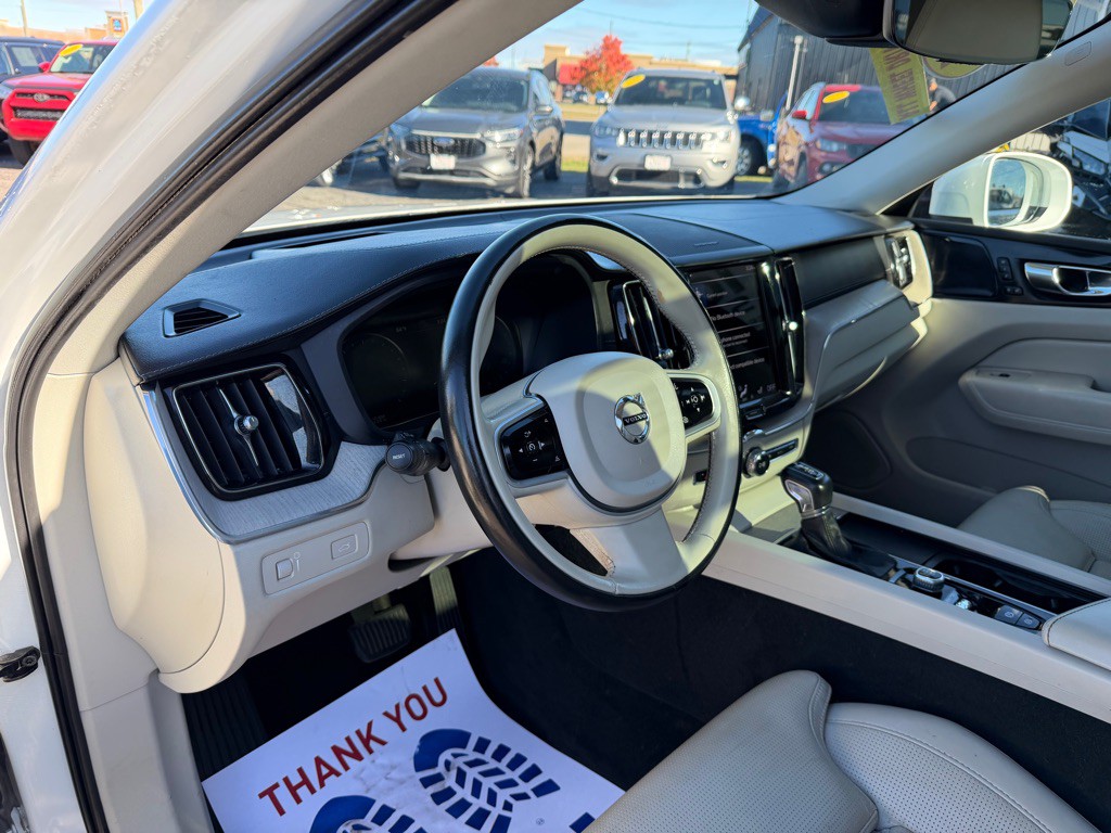 2021 Volvo XC60 Image 15