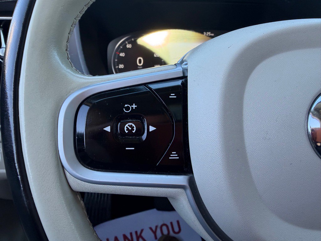 2021 Volvo XC60 Image 17