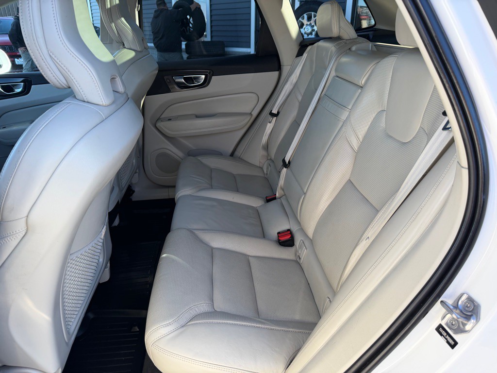2021 Volvo XC60 Image 36