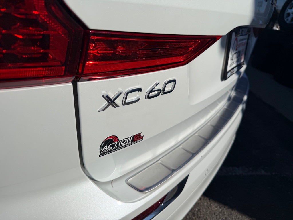 2021 Volvo XC60 Image 42