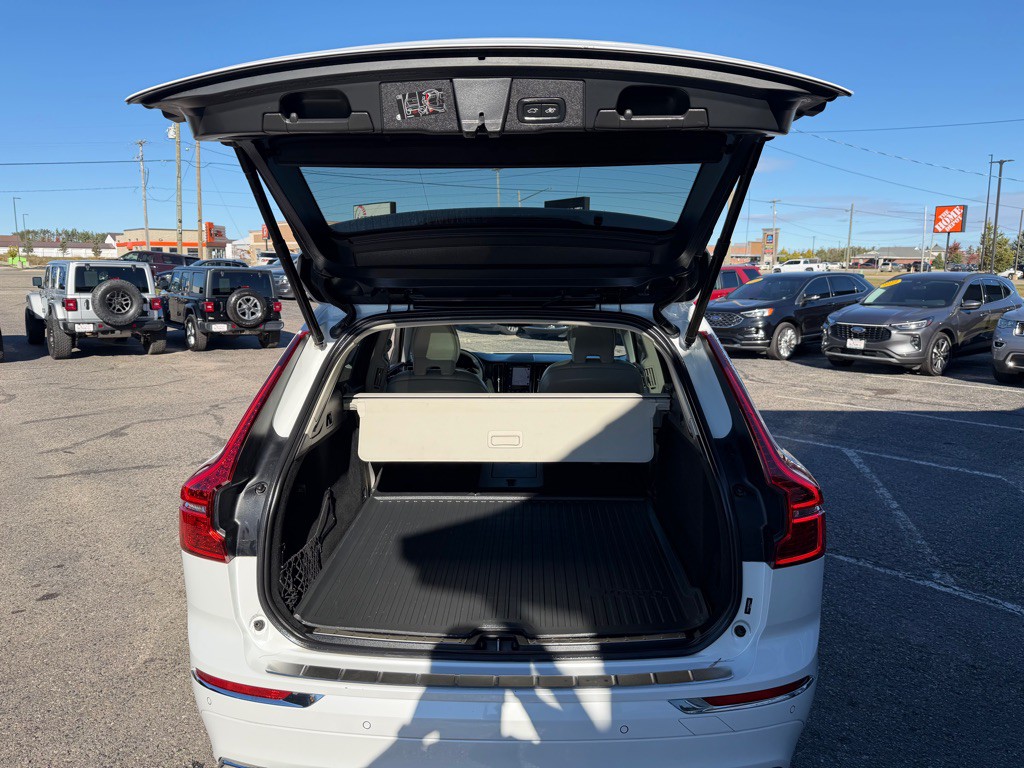 2021 Volvo XC60 Image 44
