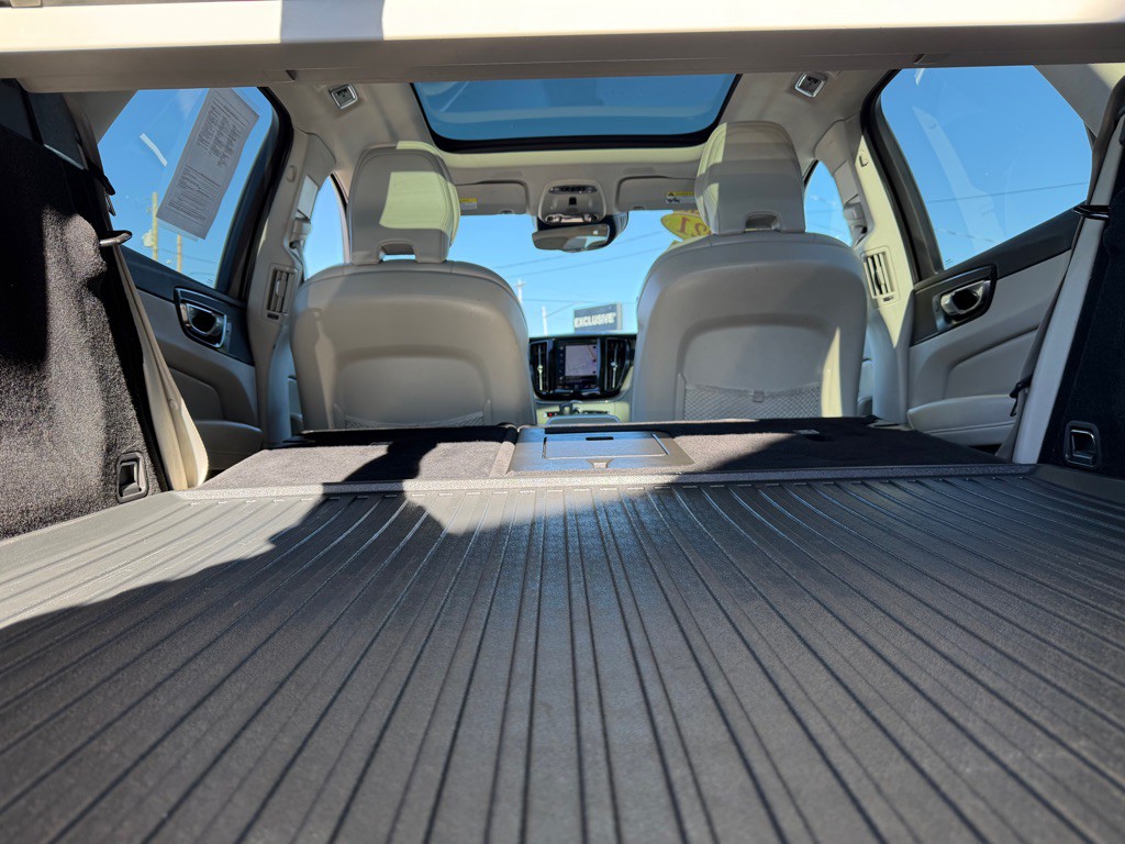 2021 Volvo XC60 Image 46