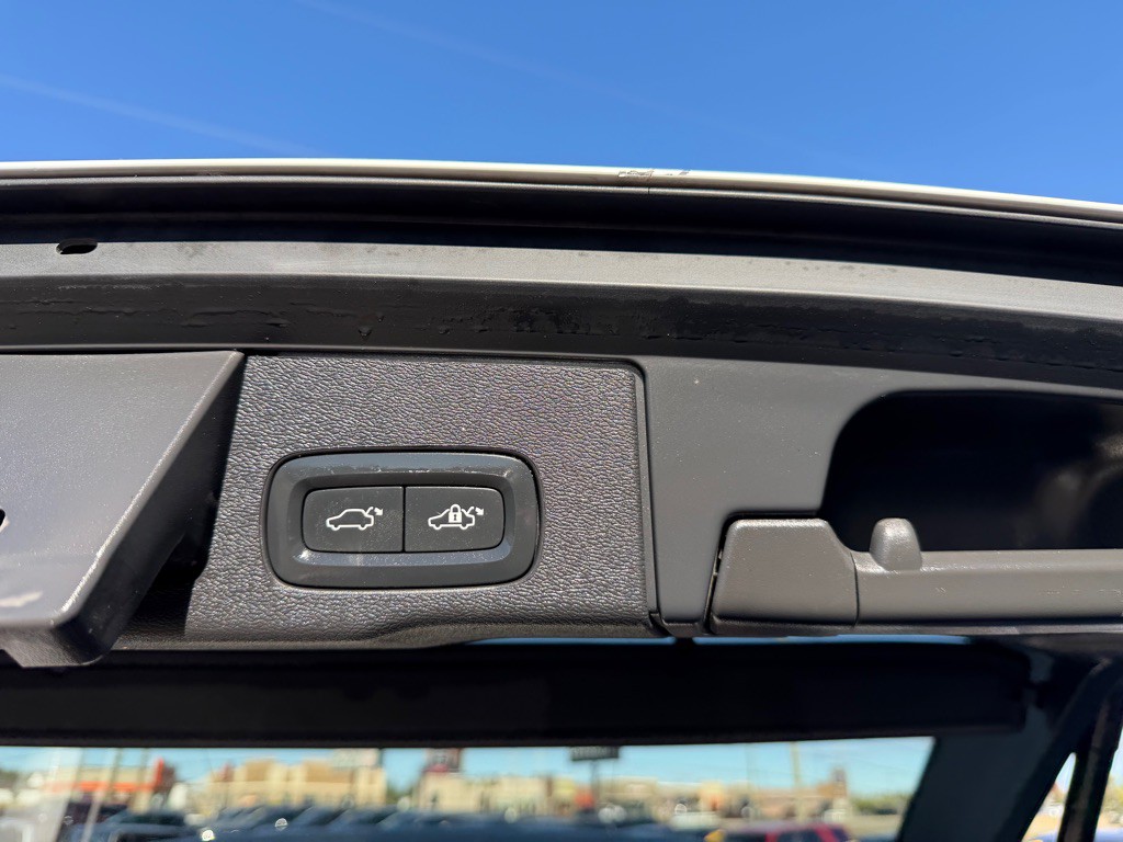2021 Volvo XC60 Image 50