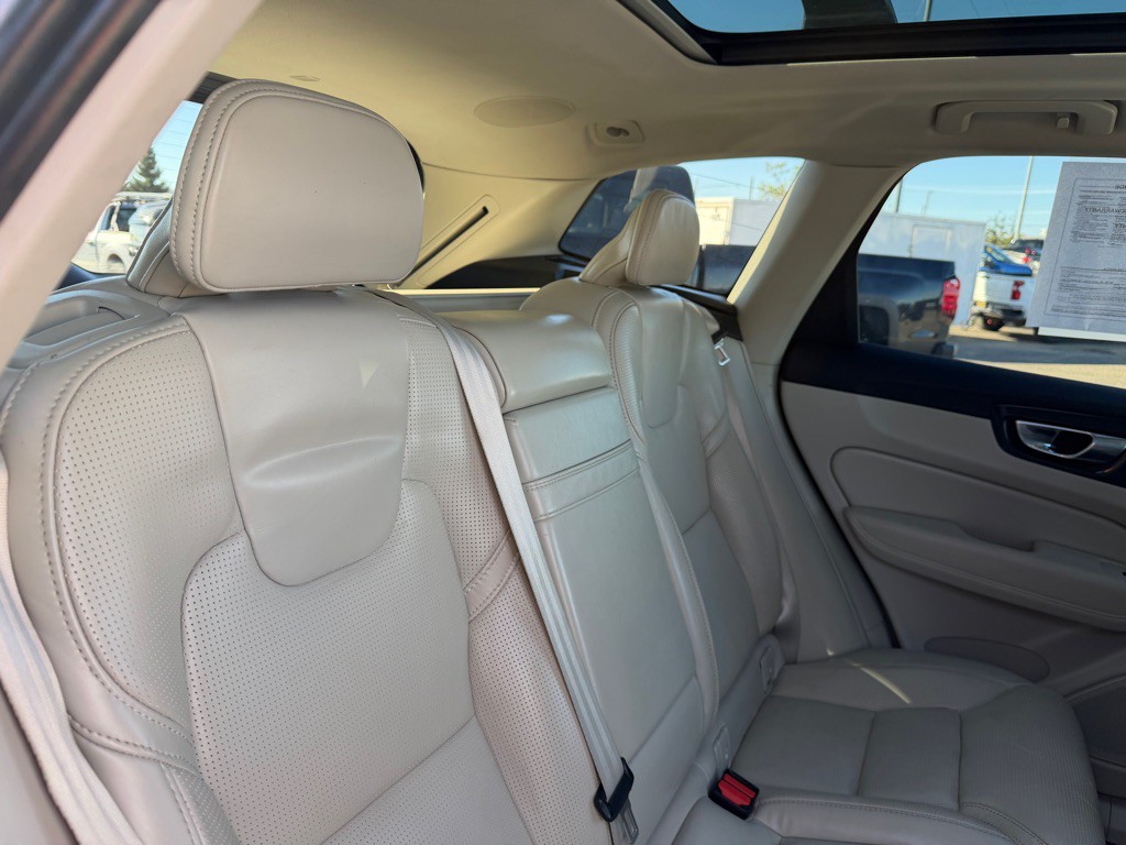 2021 Volvo XC60 Image 55
