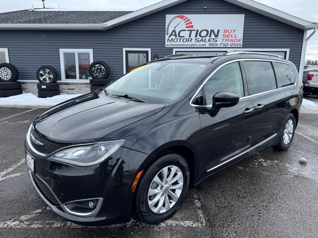 2018 Chrysler Pacifica Image 1