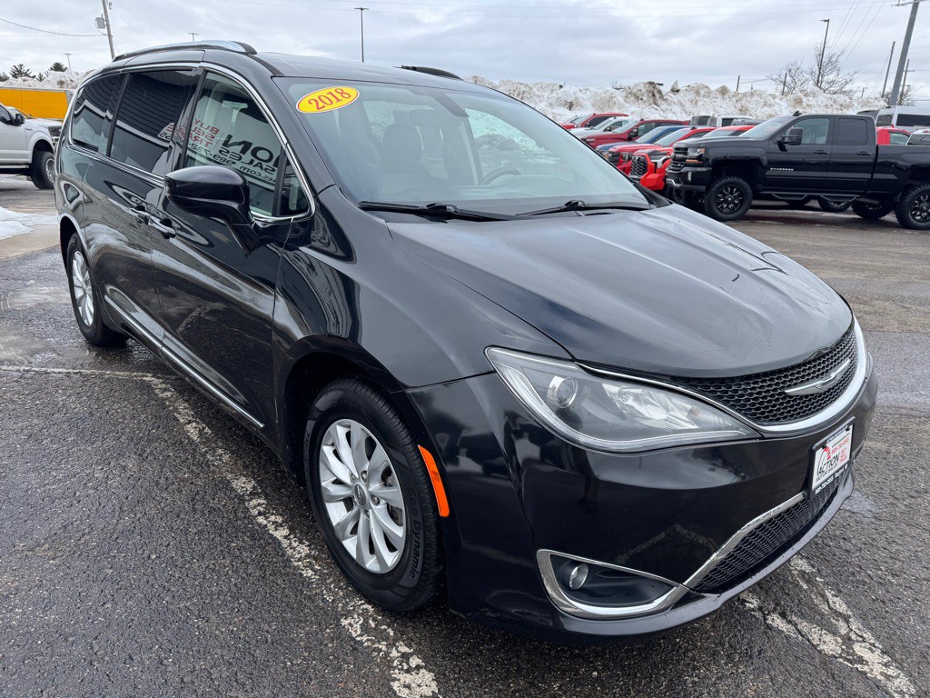 2018 Chrysler Pacifica Image 7