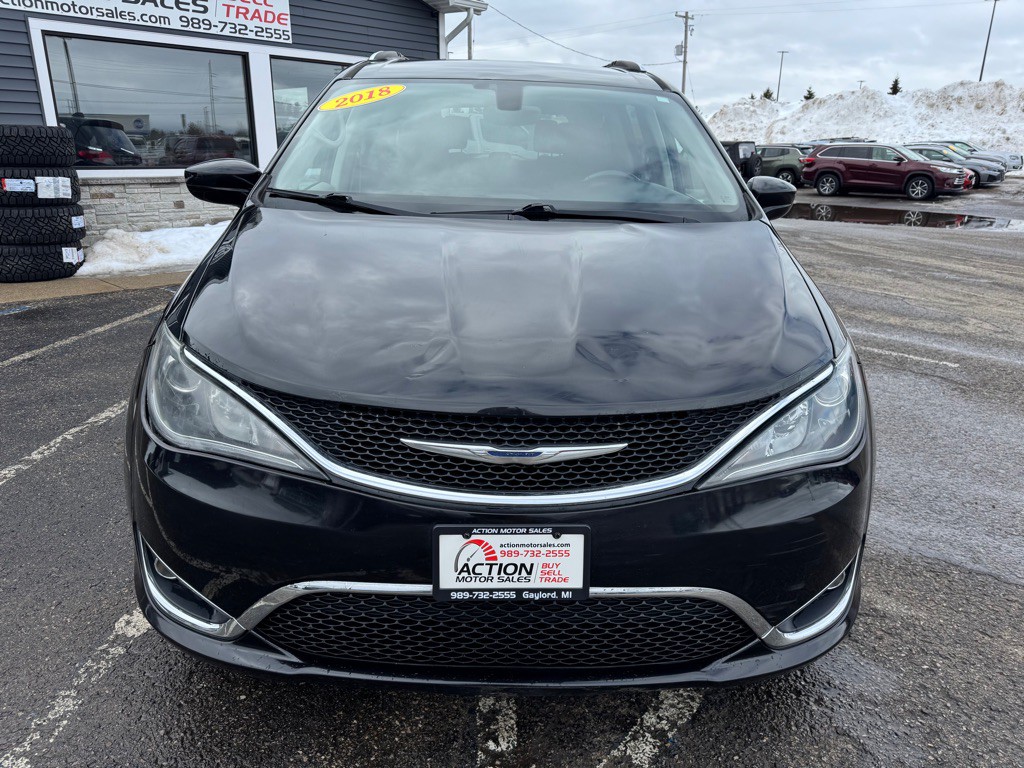 2018 Chrysler Pacifica Image 8
