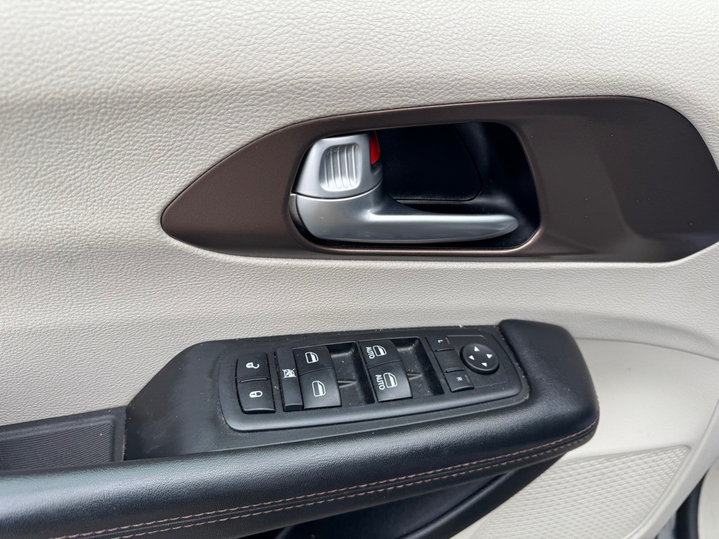2018 Chrysler Pacifica Image 11