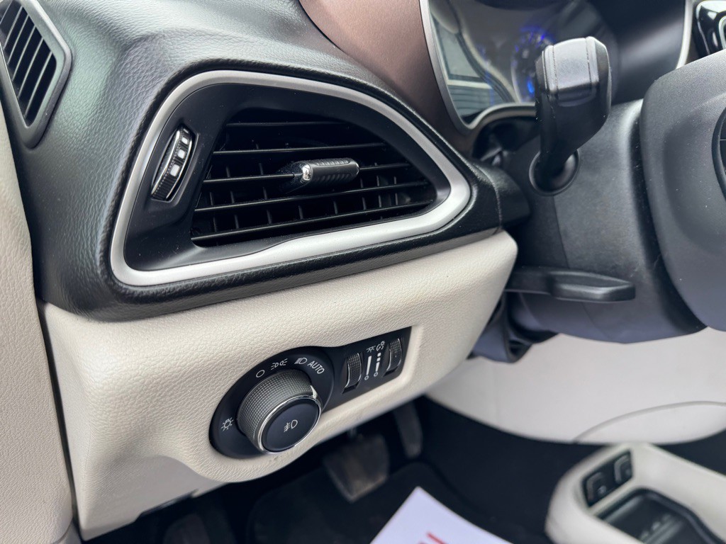 2018 Chrysler Pacifica Image 14