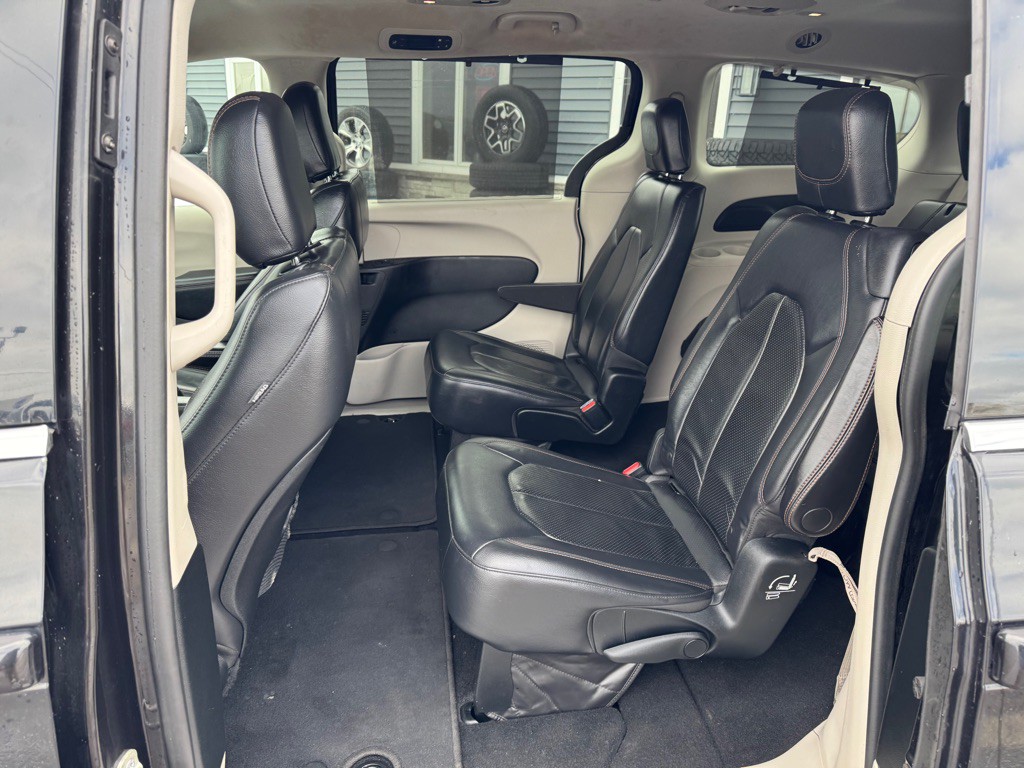 2018 Chrysler Pacifica Image 33