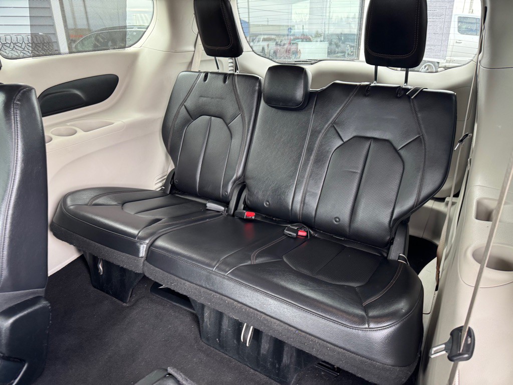 2018 Chrysler Pacifica Image 36