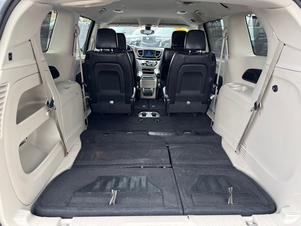 2018 Chrysler Pacifica Image 39