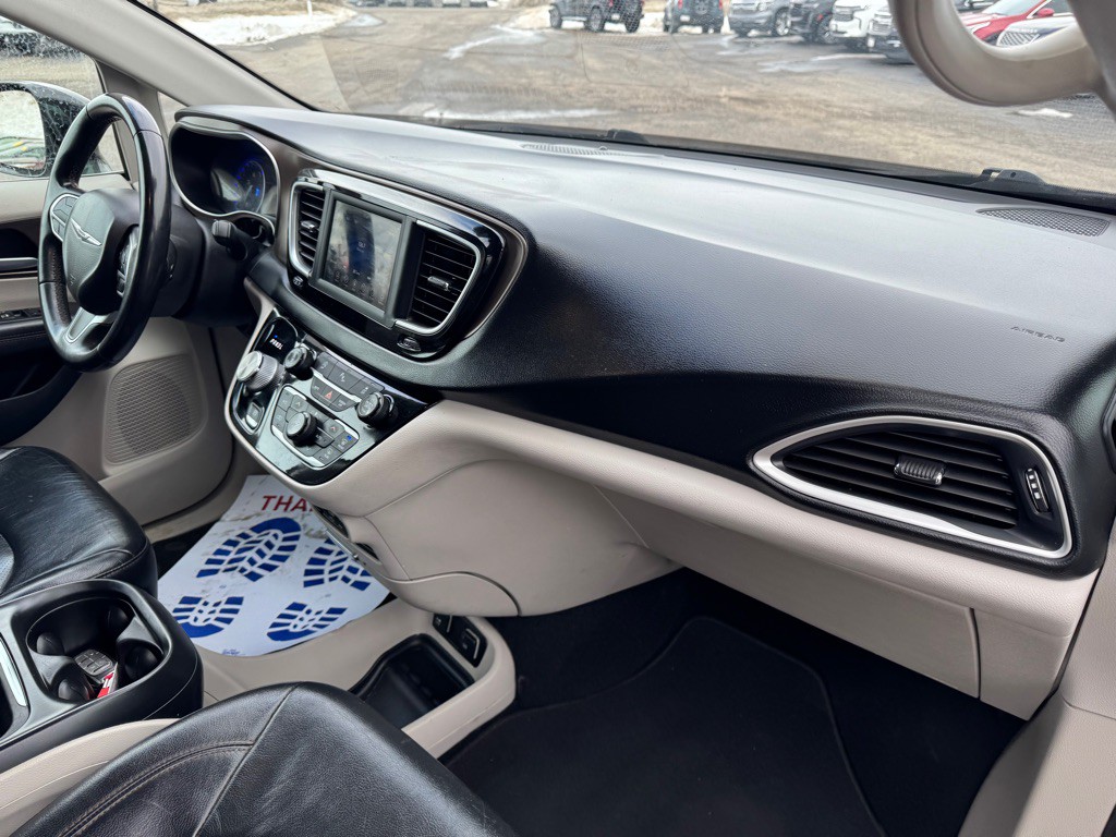 2018 Chrysler Pacifica Image 49