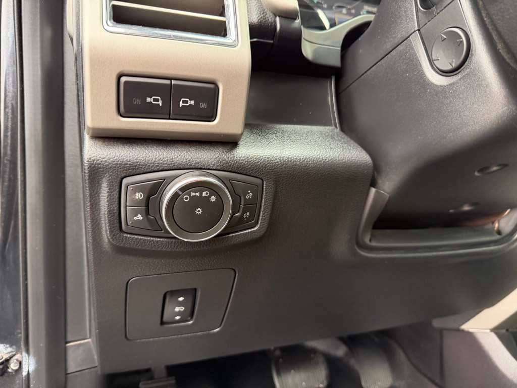 2015 Ford F-150 Image 19