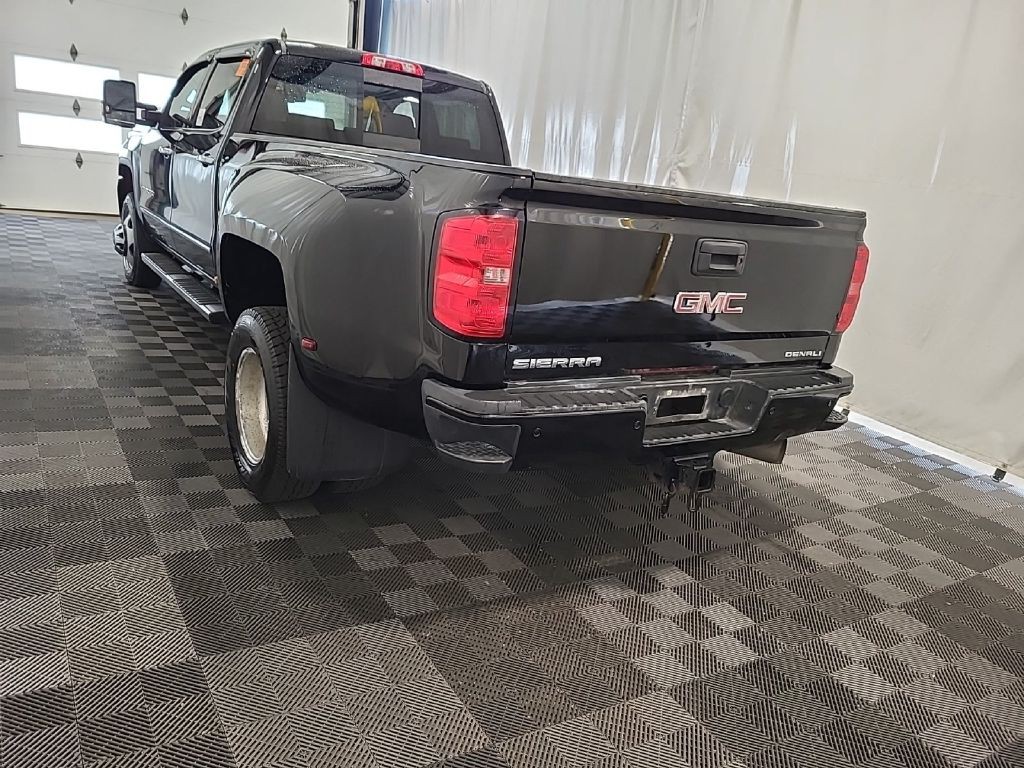 2016 GMC Sierra Image 2