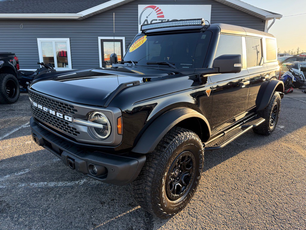 2023 Ford Bronco Image 1