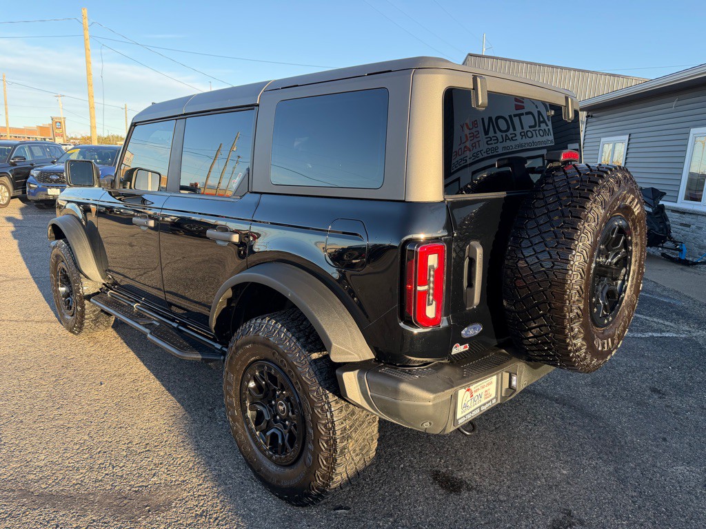 2023 Ford Bronco Image 3
