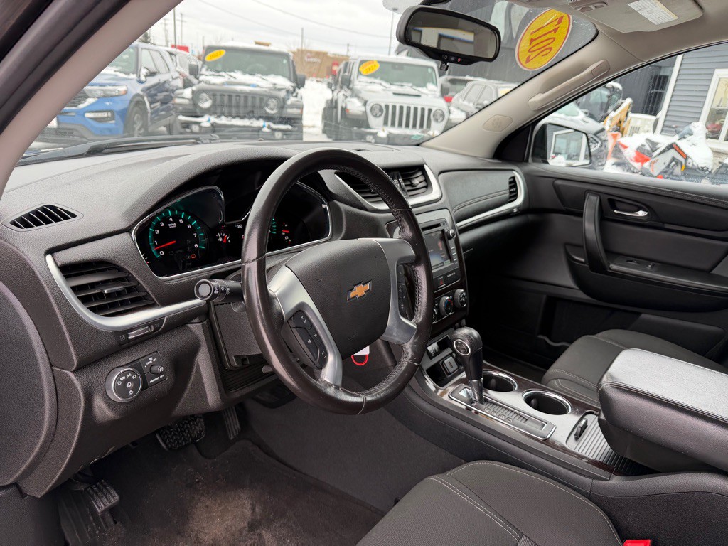 2017 Chevrolet Traverse Image 16