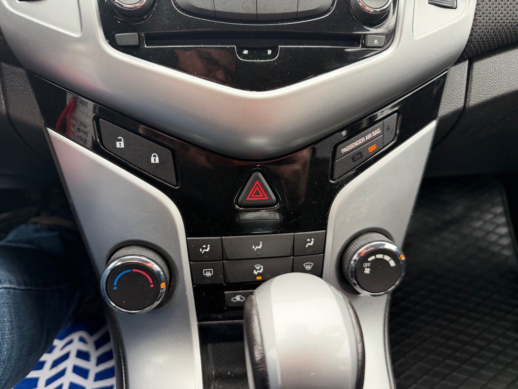 2012 Chevrolet Cruze Image 22