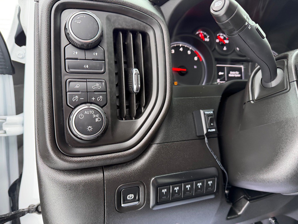 2025 Chevrolet Silverado 1500 Image 18