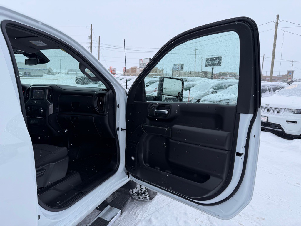 2025 Chevrolet Silverado 1500 Image 39