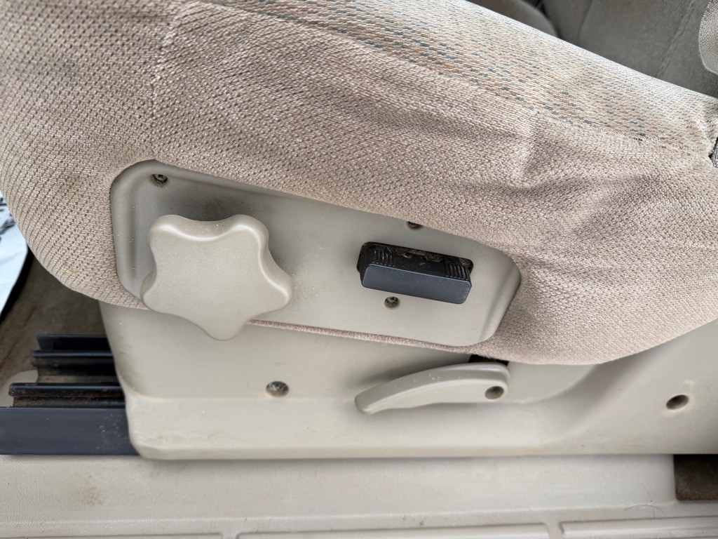 2002 GMC Sierra Image 14