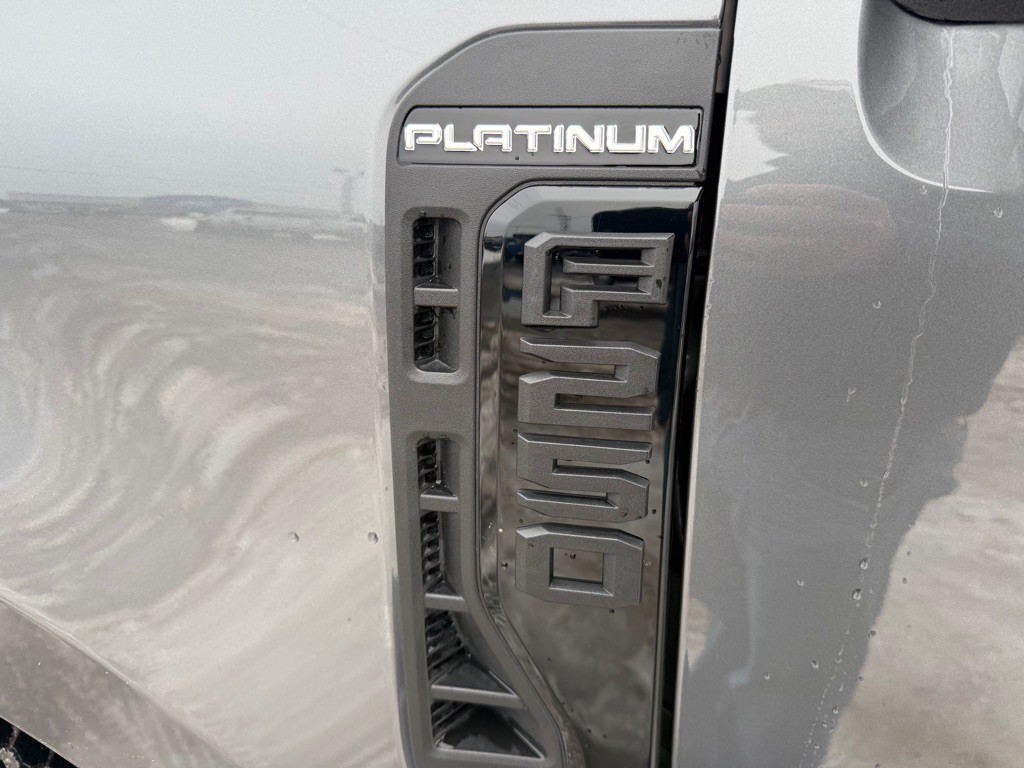2025 Ford F-250 Image 13