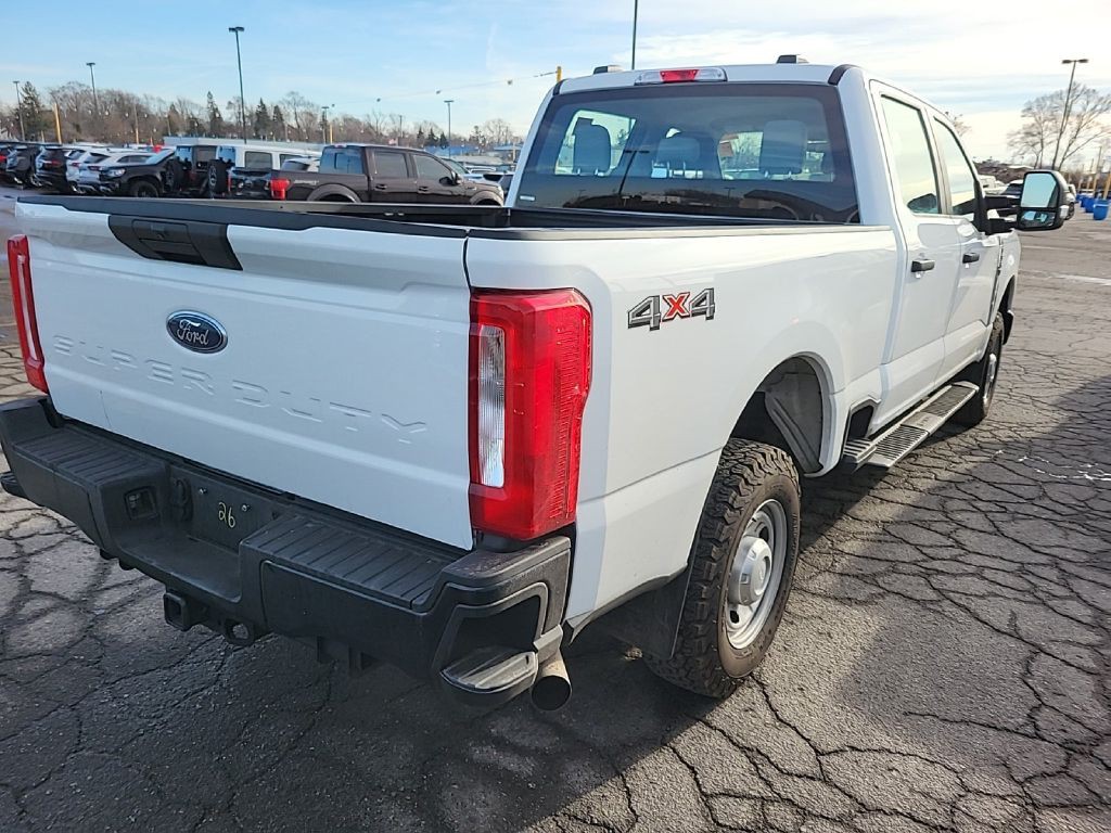 2024 Ford F-350 Image 3