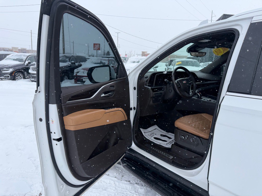 2021 Cadillac Escalade Image 10