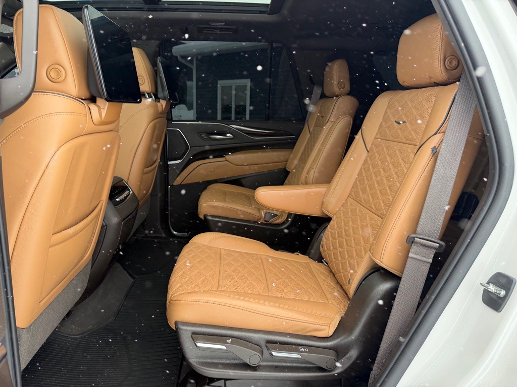 2021 Cadillac Escalade Image 40