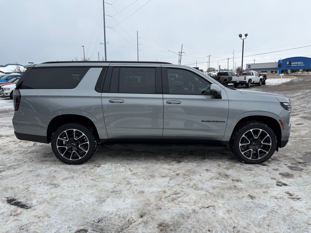 2025 Chevrolet Suburban Image 6