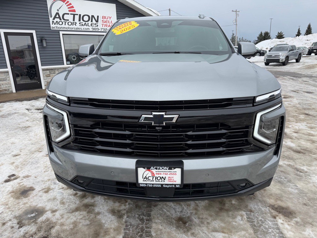 2025 Chevrolet Suburban Image 8