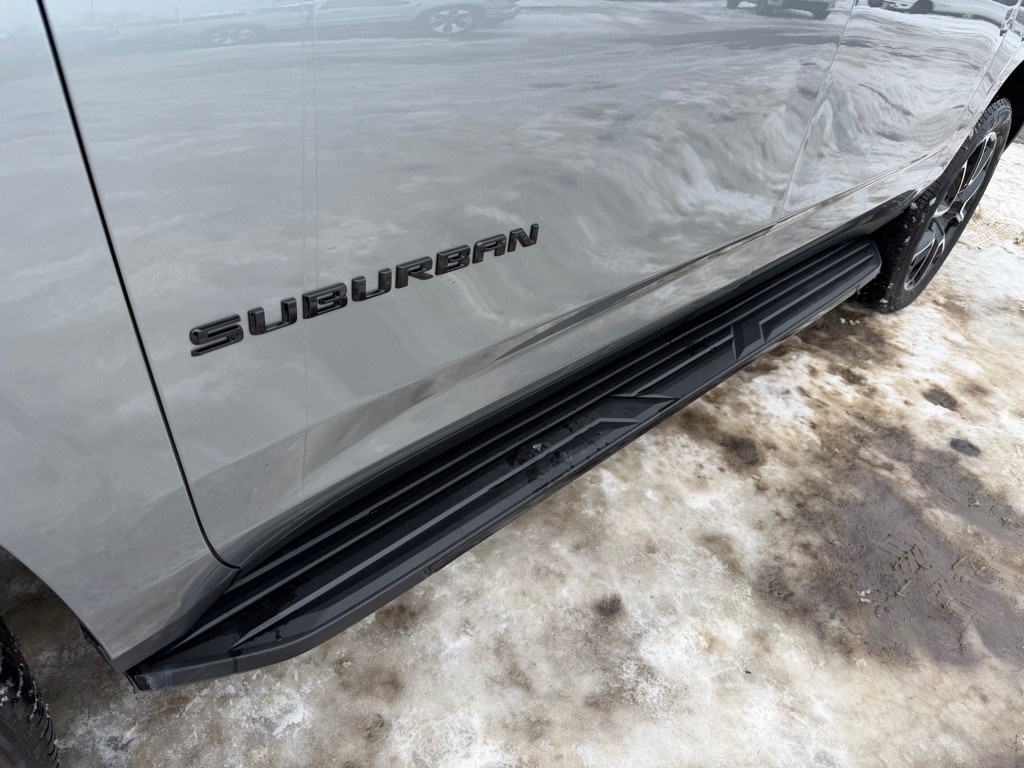 2025 Chevrolet Suburban Image 10