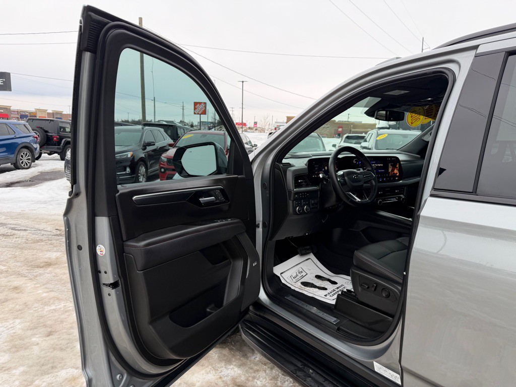 2025 Chevrolet Suburban Image 11