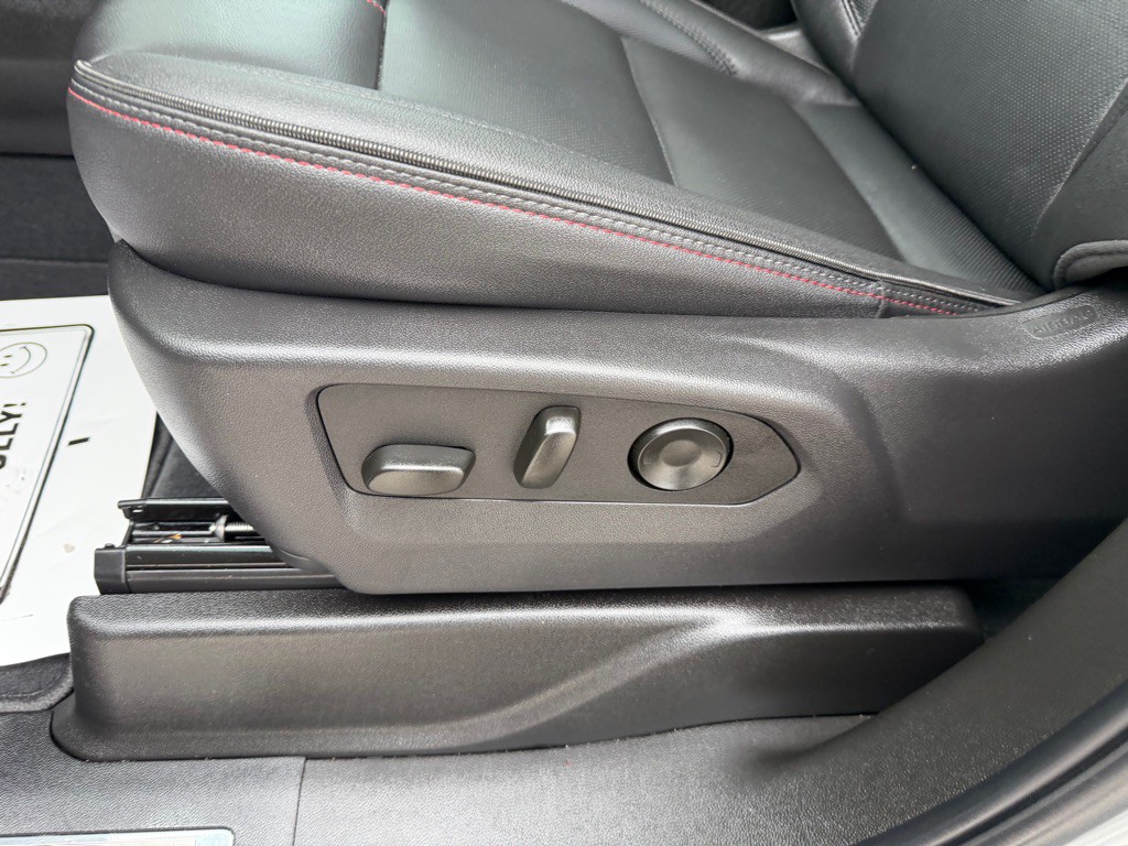 2025 Chevrolet Suburban Image 14