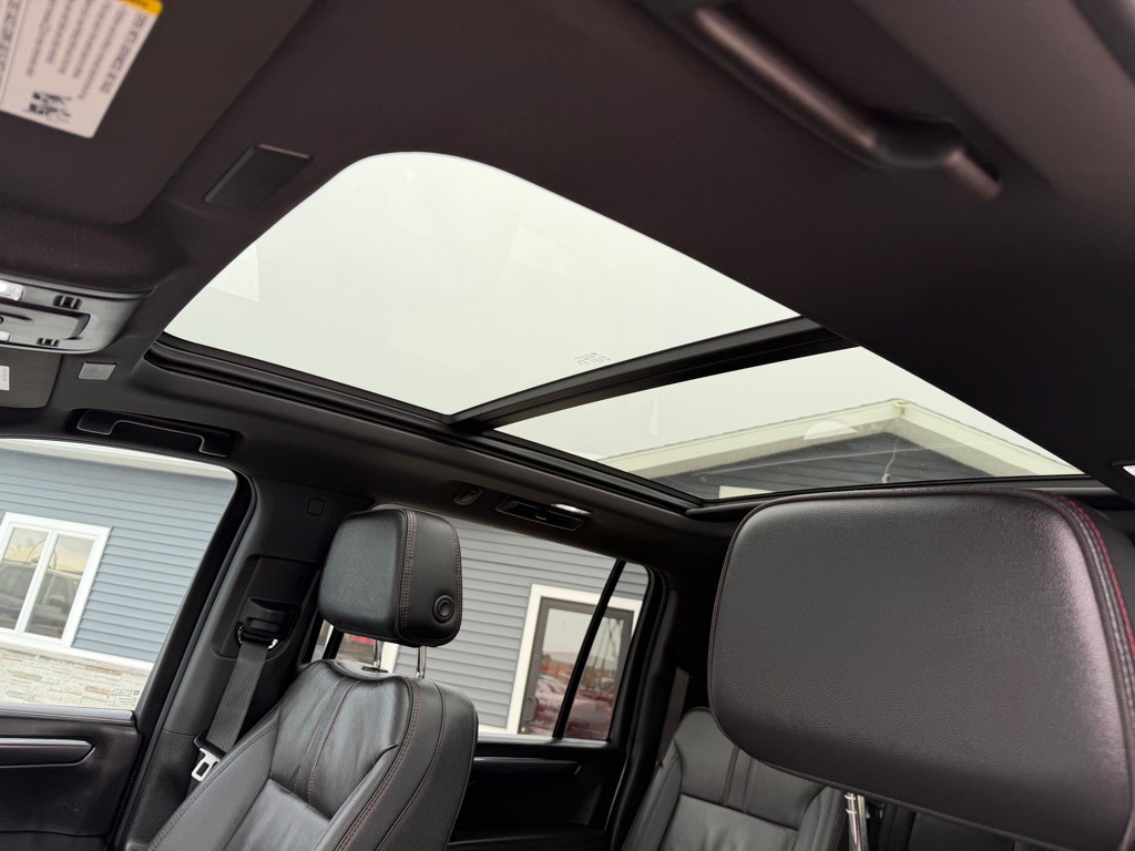 2025 Chevrolet Suburban Image 16